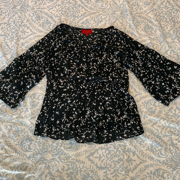 Jennifer Lopez Tops - 🌸B2G1 free🌸 Jennifer Lopez black wrap print blouse